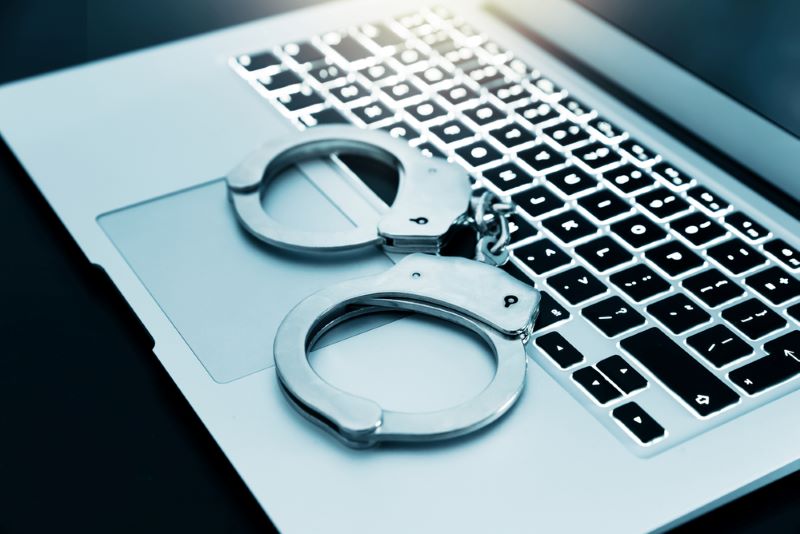 Kenali Cara Komplain Aman Dari Jerat UU ITE